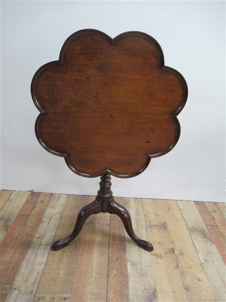Chippendale Style Mahogany Tilt Top Table