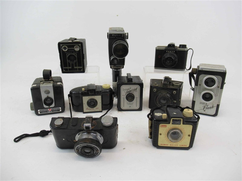 Vintage Group of Assorted Cameras