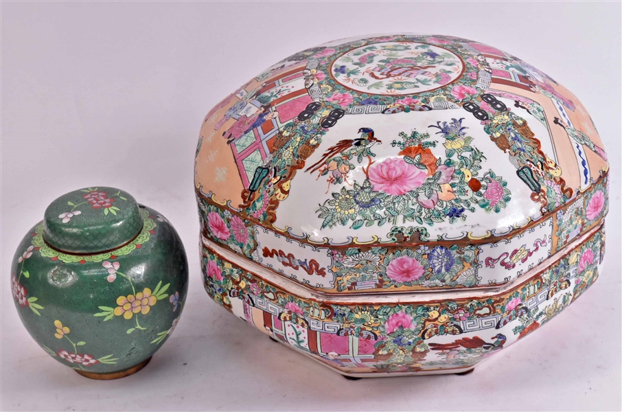 Chinese Rose Medallion Porcelain Covered Box