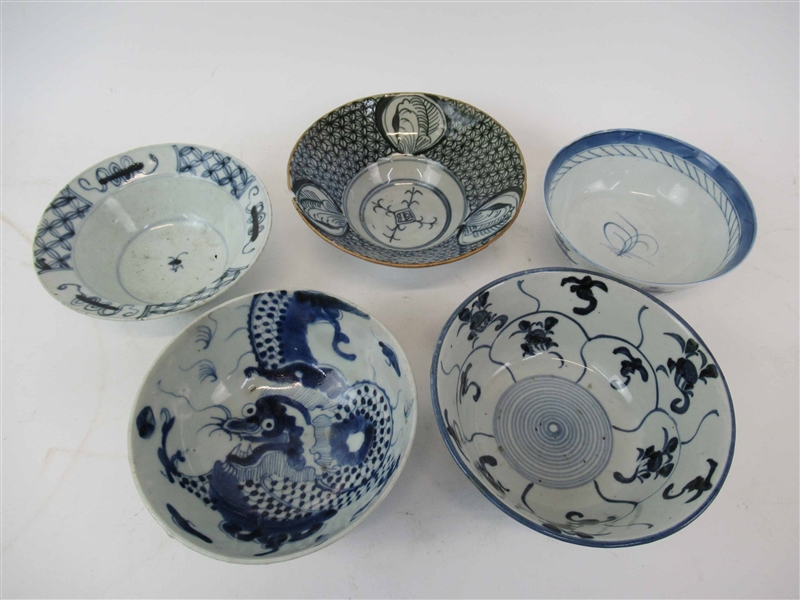 Group of 5 Assorted Blue and White Decorated Bowl