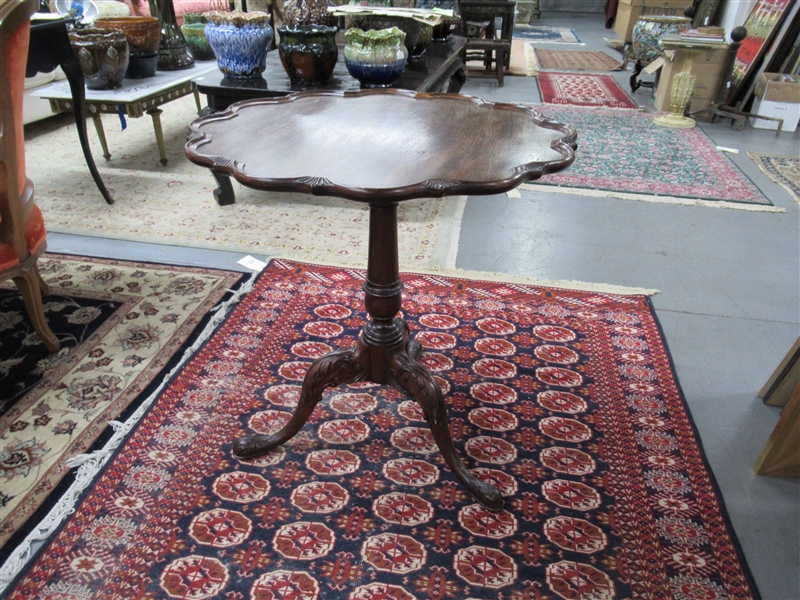 Chippendale Style Scalloped Top Tea Table