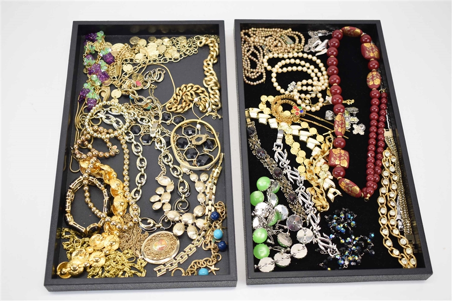 Group of Assorted Costume Vintage Jewelry 