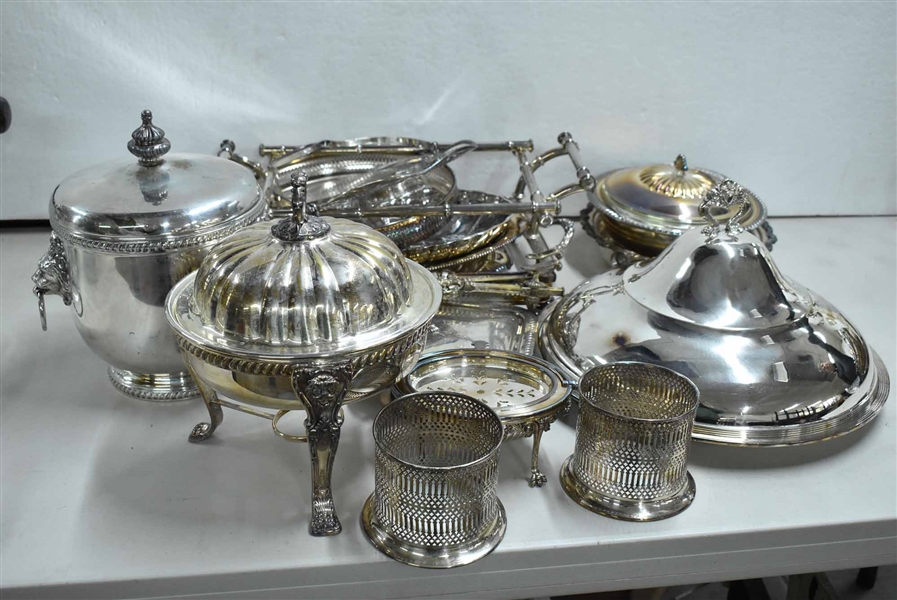 Group of Silverplate Table Articles 