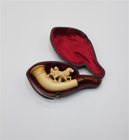 Antique smoking pipe with Dog ornamentation