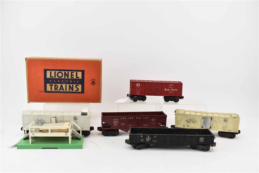 Lionel Group of Assorted Train Cars O Gauge. 