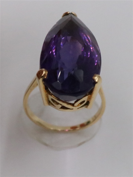 14K Yellow Gold and Pear Cut Amethyst Ring