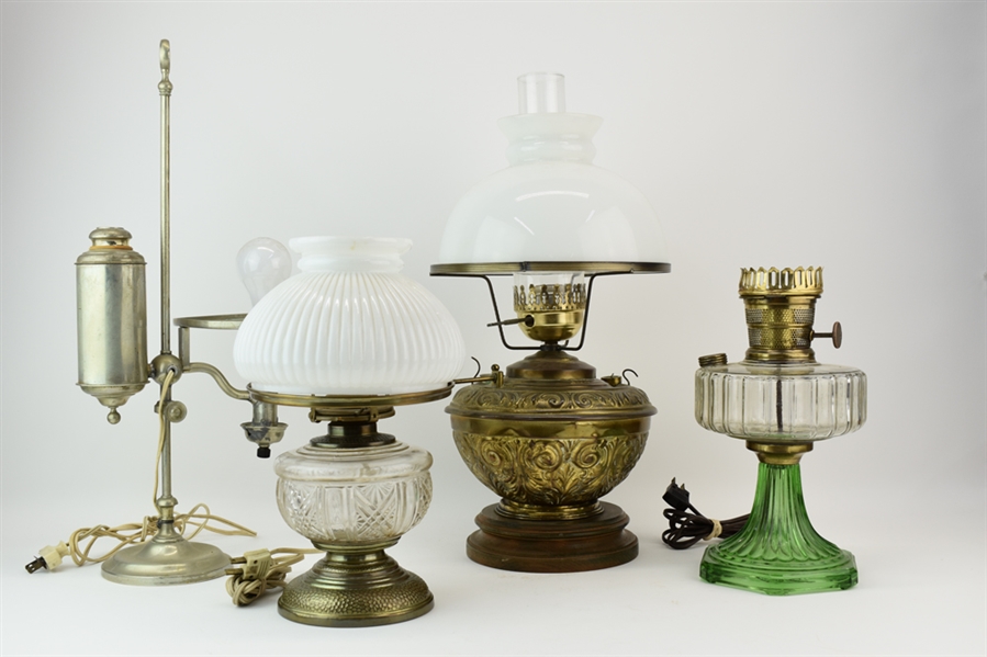 Bradley & Hubbard Antique Brass Fluid Lamp