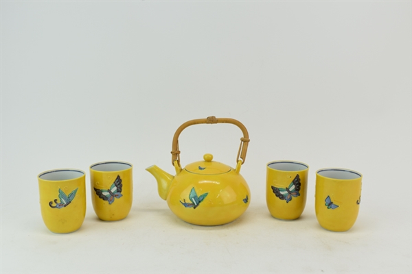 Kyo Kiyomizu Yaki Yellowware Teapot and Teacups