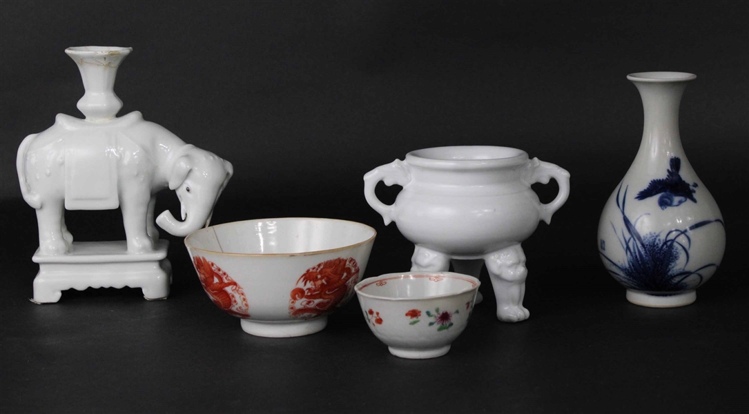 Group of Five Chinese Porcelain Items