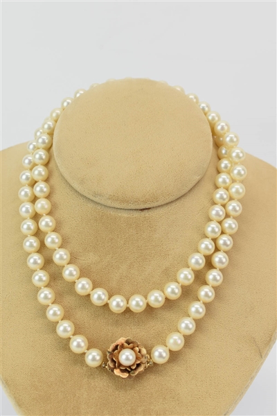 Strand of Cultured Pearls With 14K Gold Clasp 
