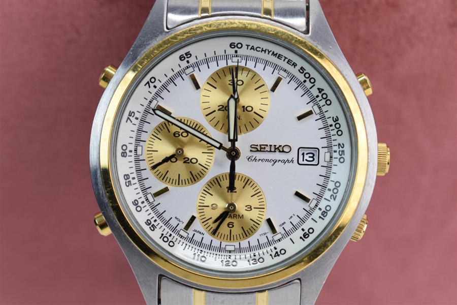 Seiko Mens Chronograph with Date Model 7T32-7C60