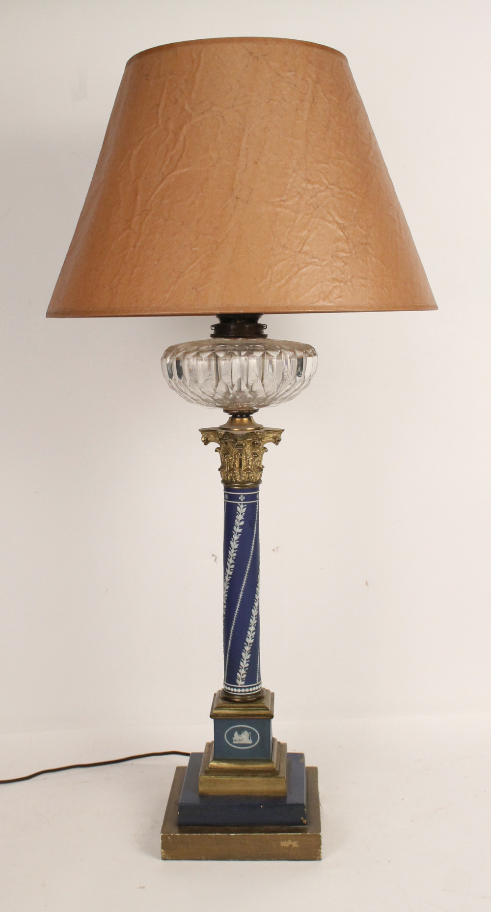 Lot Detail - Wedgwood Porcelain Style Brass Mounted Fluid Lamp