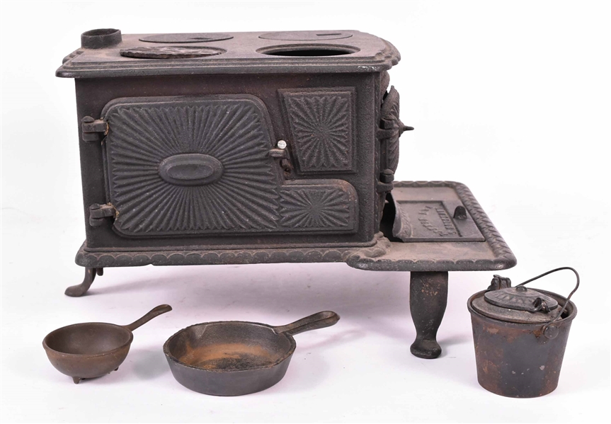 Miniature Cast-Iron Stove, Little Eva, T Southard