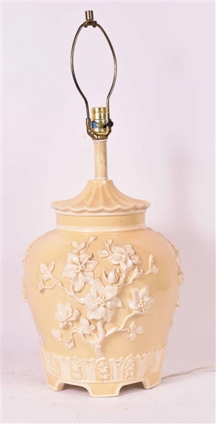 Chinese Style Floral-Decorated Ceramic Table Lamp