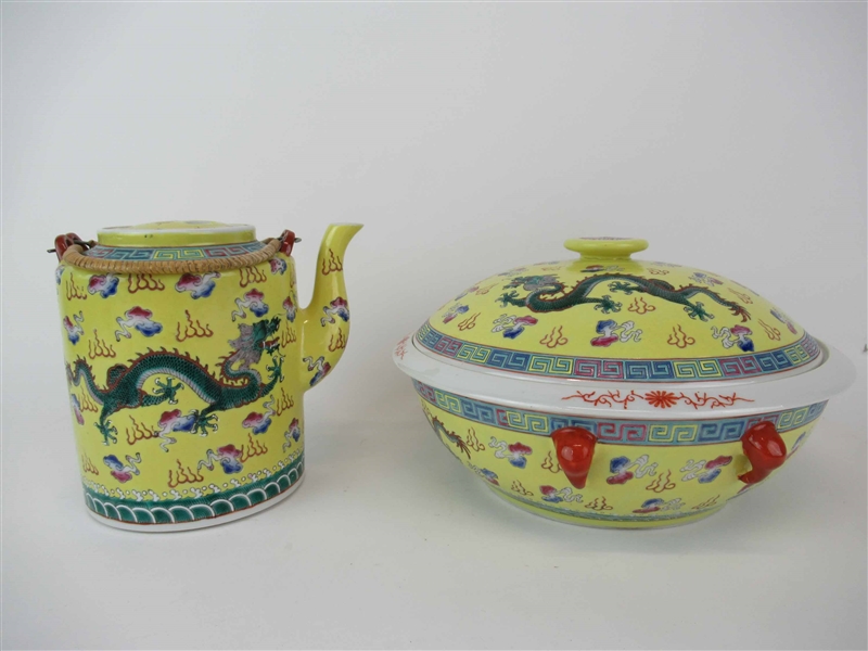 Two Chinese Porcelain Table Articles