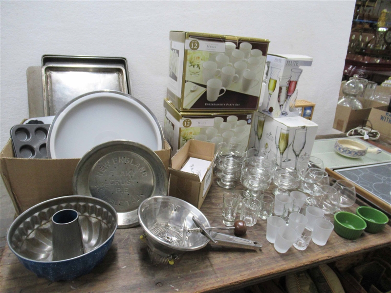 Group of Assorted Kitchen Items