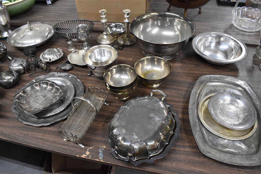 Group of Silverplate Table Articles