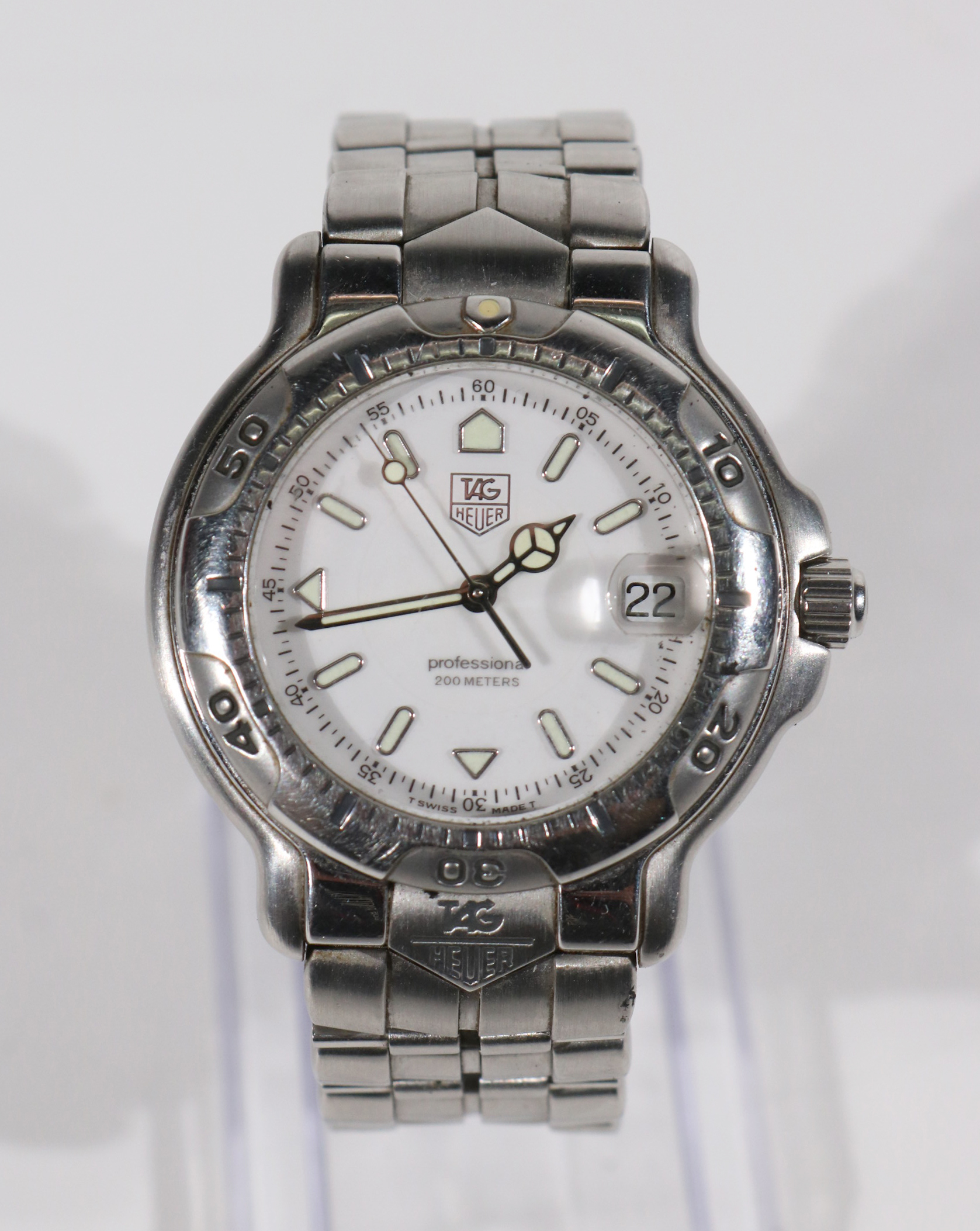 Lot Detail - Tag Heuer Professional 200 Quartz Watch WH1111