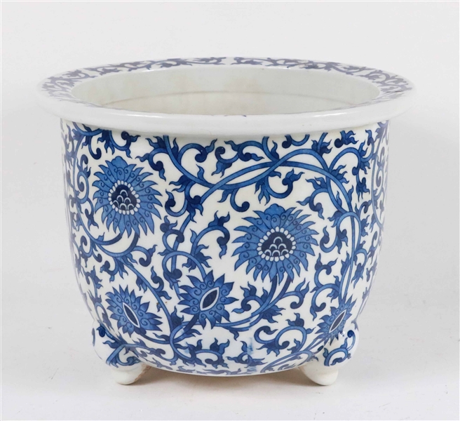 Lot Detail Chinese Blue And White Porcelain Planter   135902A Med 