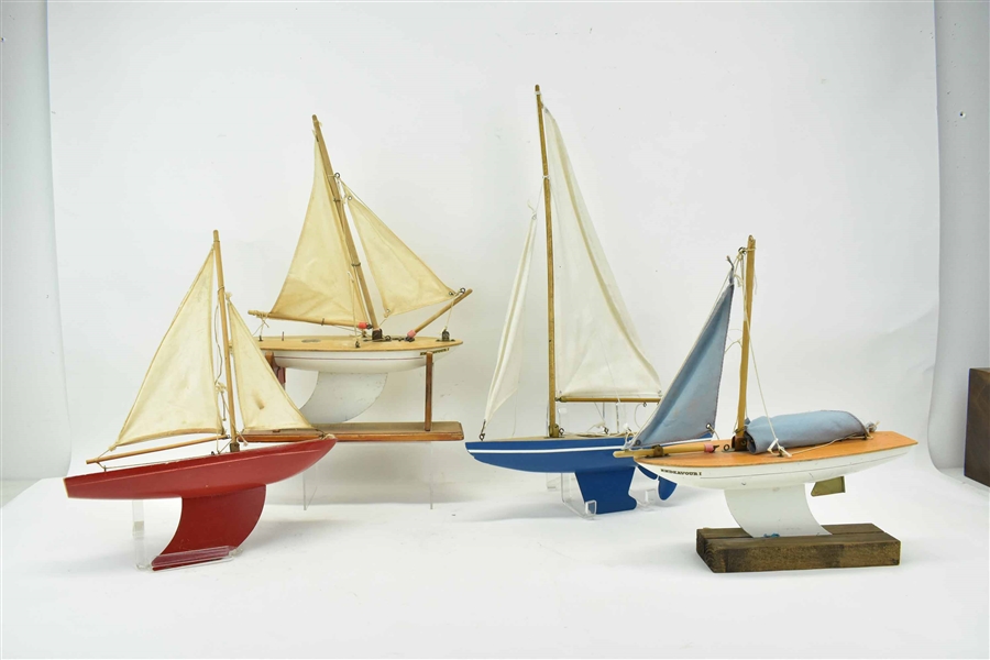 3 Star Yacht Wooden Pond Toy Boats