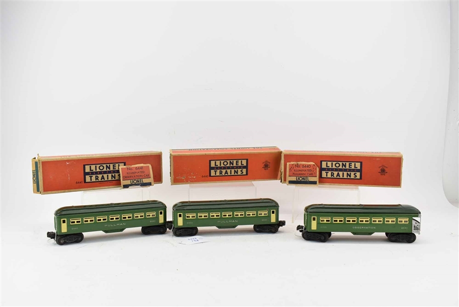 Two Lionel 6440 Pullman Cars O Gauge with boxes
