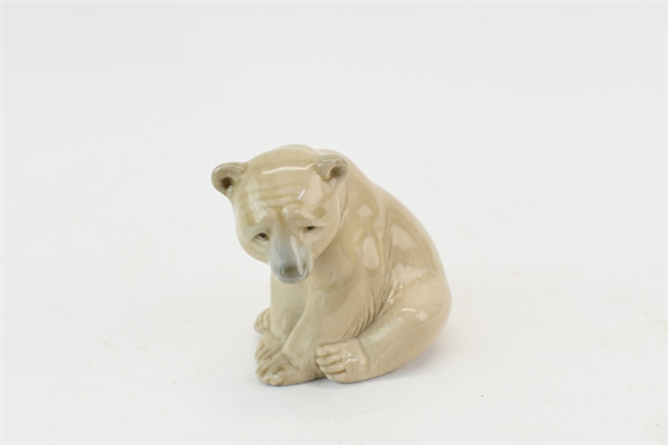 Lladro Recumbent Polar Bear Figurine