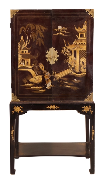 George III Style Chinoiserie Decorated Cabinet
